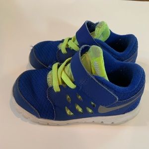 Nike toddler boy shoes